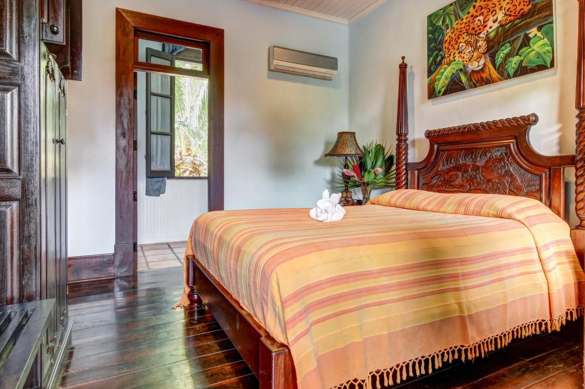 Mahogany Hall San Ignacio Extérieur photo