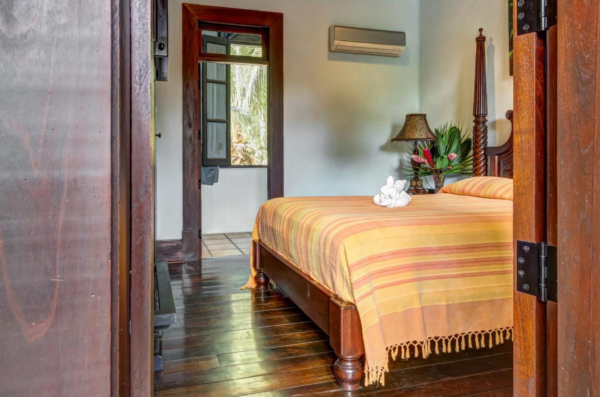 Mahogany Hall San Ignacio Extérieur photo