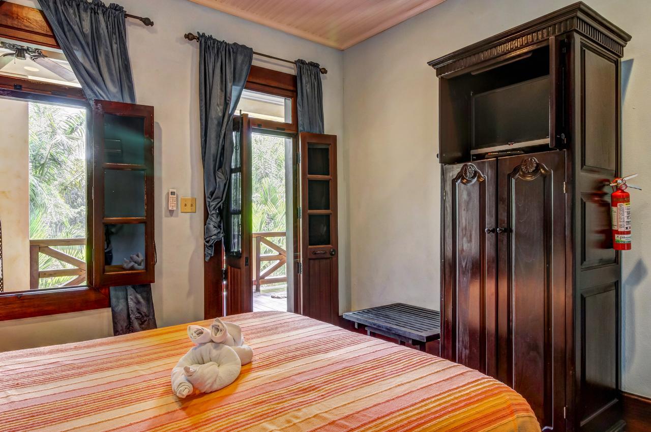 Mahogany Hall San Ignacio Extérieur photo