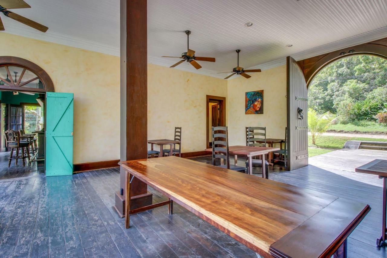 Mahogany Hall San Ignacio Extérieur photo