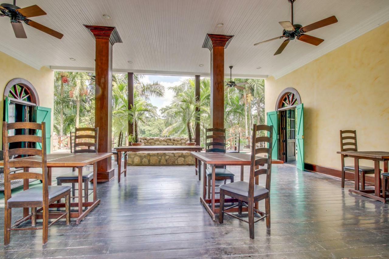 Mahogany Hall San Ignacio Extérieur photo
