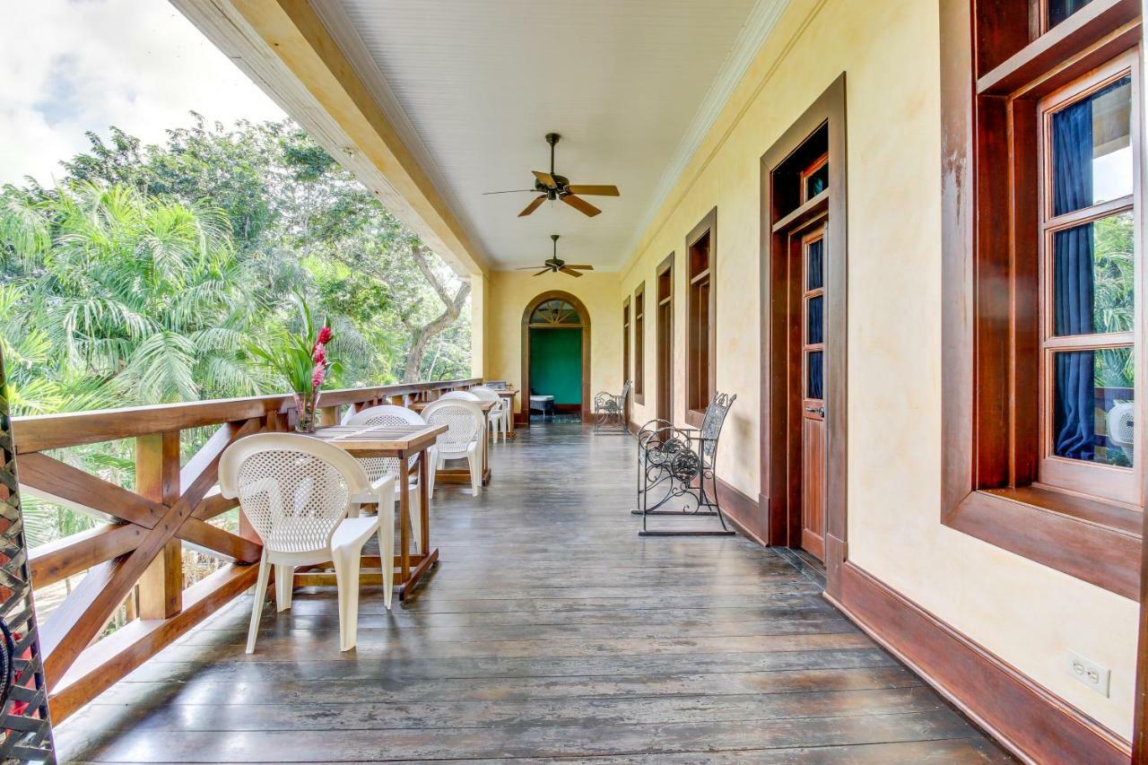 Mahogany Hall San Ignacio Chambre photo